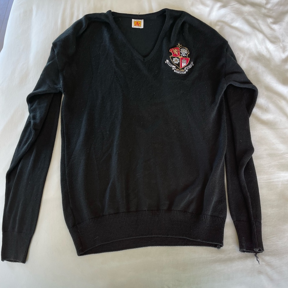 JSerra v-neck sweater